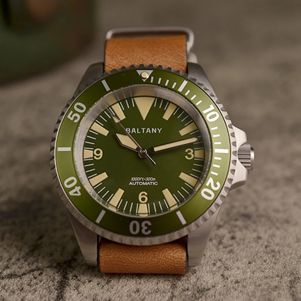 Vintage 300M Diver Sledovať Športové pánske Automatické Mechanické Hodinky Vojenské 42mm Nehrdzavejúcej Ocele Svetelný náramkové hodinky Vlastné LOGO