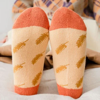 5 Pair/Veľa Módnych Nové Zahustiť Zimné Ponožky Ženy Bavlny Dlho Teplé Ponožky Roztomilý Vintage Girl Street Štýl Značky Dizajnér Socken