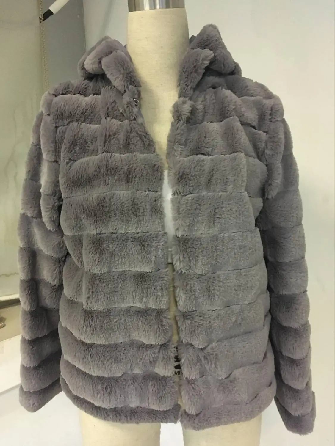 Reálny Obraz v Zime Teplá Bunda Zábaly Na Sklade Umelú Kožušinu Kabát Plus Veľkosť S až 3XL Hrubé Ženy Bundy Hot Predaj 3