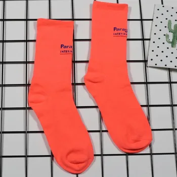 2019 nové fluorescenčné farby zelené ponožky iny Harajuku štýl mužov a žien v trubice ponožky street, streľba pančuchy tide